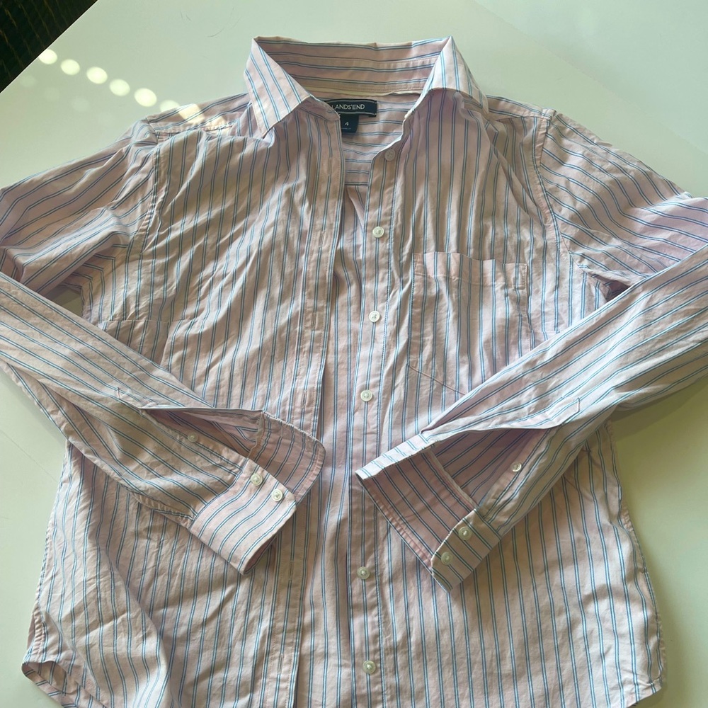 Lands End 100% cotton button down shirt worn only once and need ironing size 4